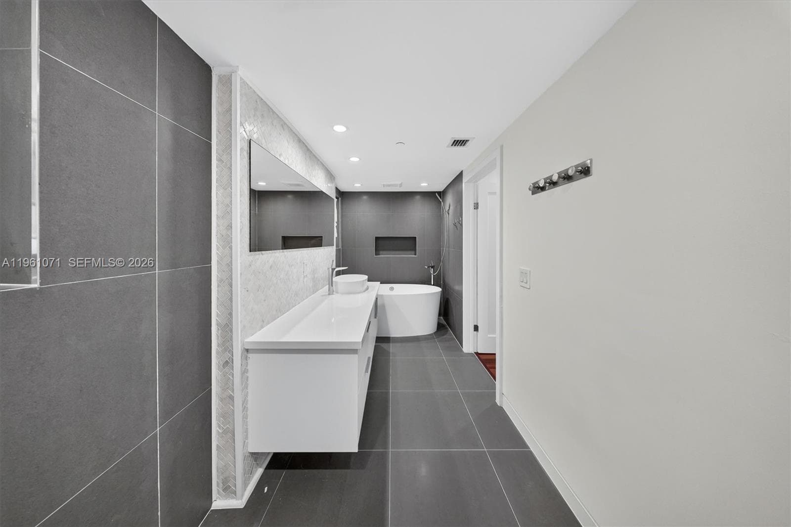 ABSOLUT CONDO · #LP-4 in Miami Beach - Photo 32