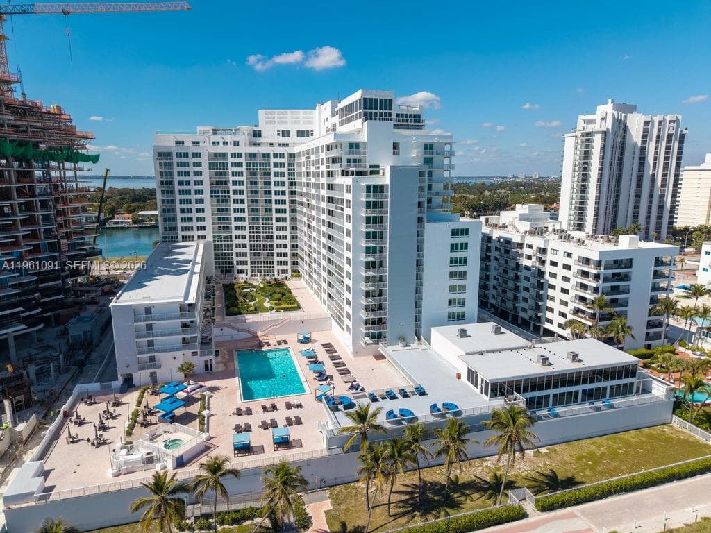 THE CARRIAGE HOUSE CONDO · #919 in Miami Beach - Photo 2