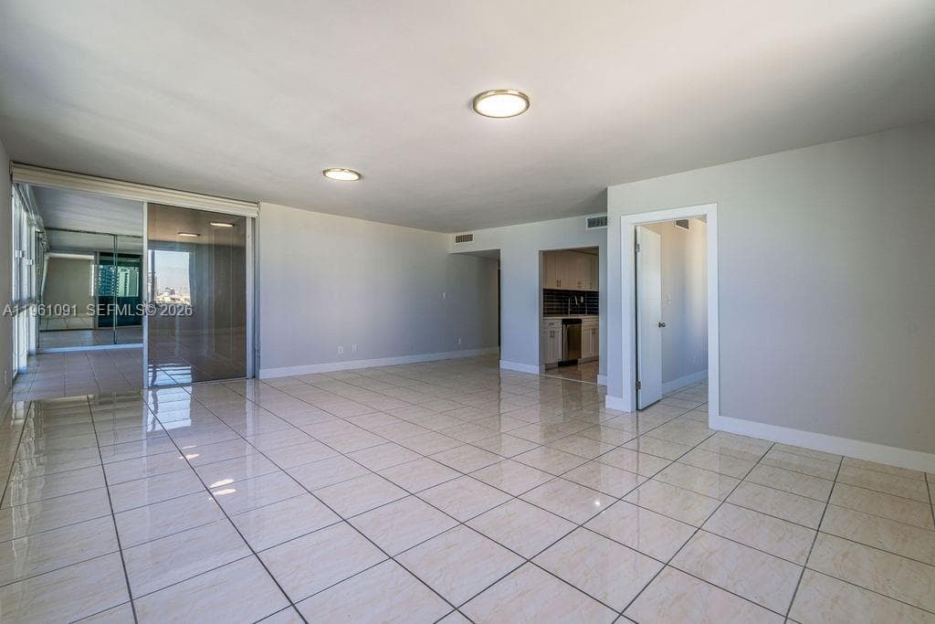THE CARRIAGE HOUSE CONDO · #919 in Miami Beach - Photo 6