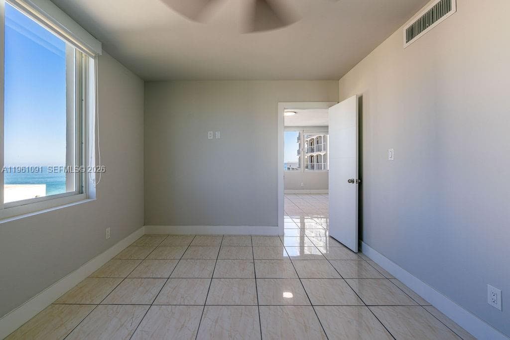 THE CARRIAGE HOUSE CONDO · #919 in Miami Beach - Photo 12