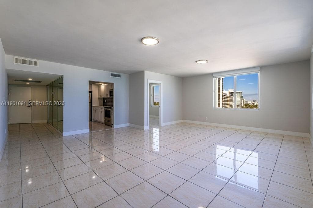 THE CARRIAGE HOUSE CONDO · #919 in Miami Beach - Photo 7