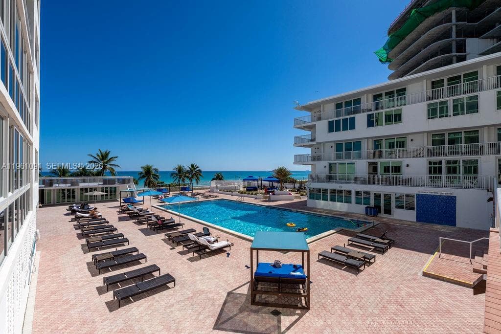 THE CARRIAGE HOUSE CONDO · #919 in Miami Beach - Photo 28