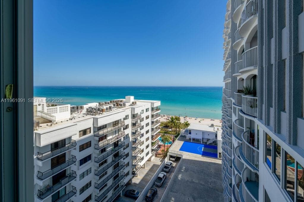 THE CARRIAGE HOUSE CONDO · #919 in Miami Beach - Photo 20