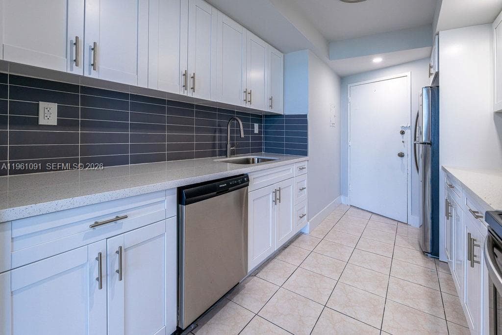 THE CARRIAGE HOUSE CONDO · #919 in Miami Beach - Photo 9