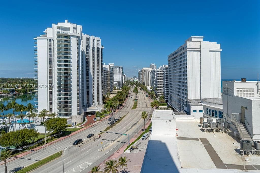 THE CARRIAGE HOUSE CONDO · #919 in Miami Beach - Photo 30