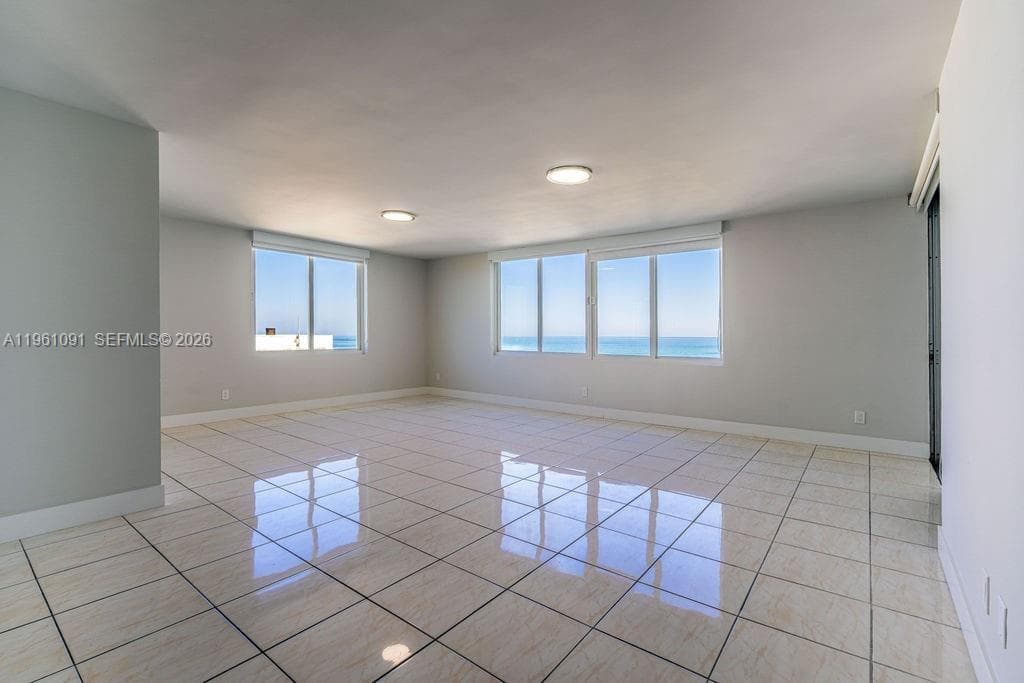 THE CARRIAGE HOUSE CONDO · #919 in Miami Beach - Photo 4