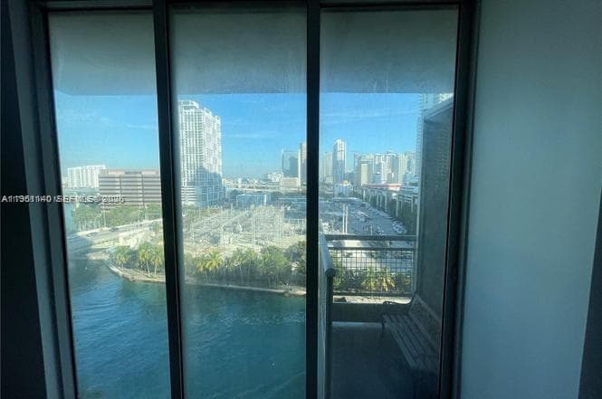 NEO VERTIKA CONDO · #1219 in Miami - Photo 17