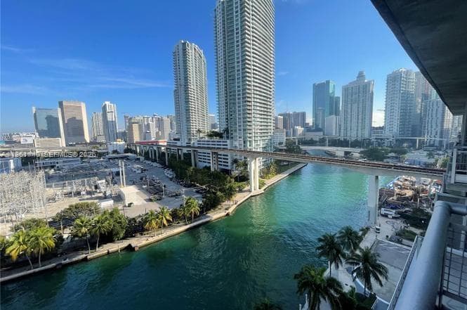 NEO VERTIKA CONDO · #1219 in Miami - Photo 9