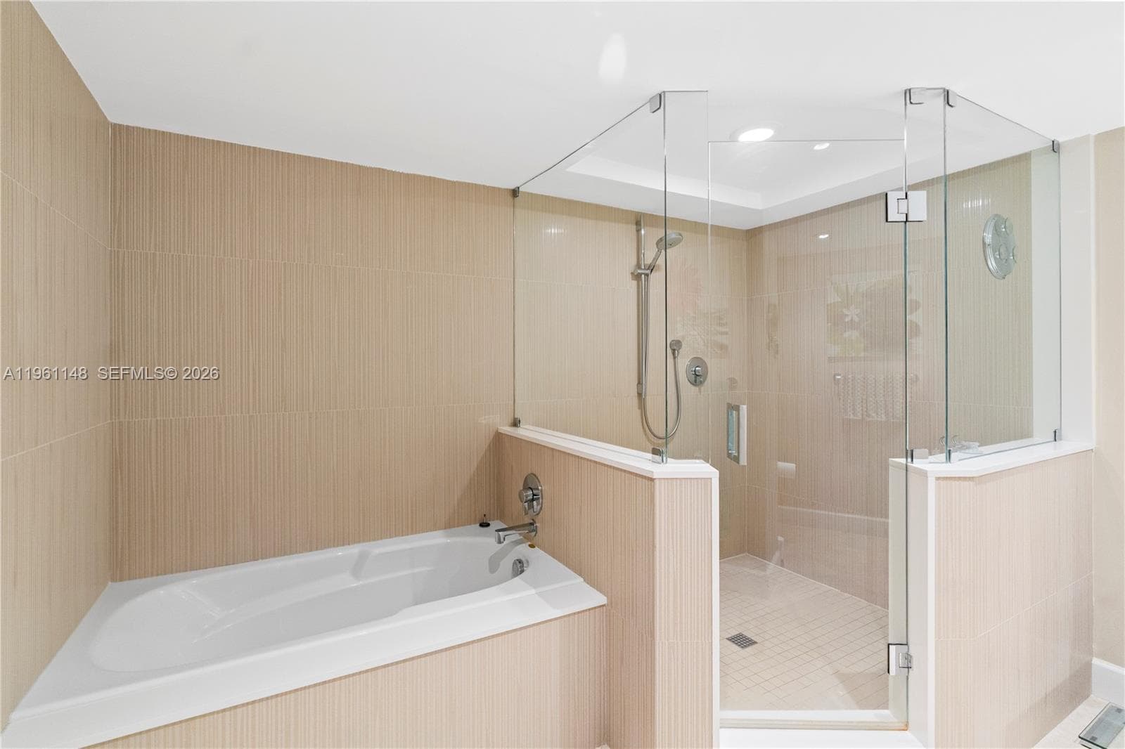 MALAGA TOWERS CONDO · #17D in Hallandale Beach - Photo 18