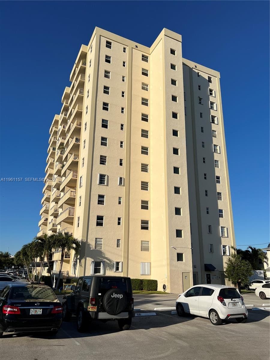 VICTORIA PARK TOWER CONDO · #306 in Fort Lauderdale - Photo 1