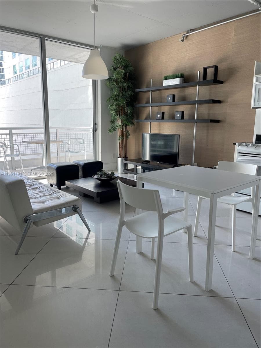 NEO VERTIKA CONDO · #1021 in Miami - Photo 2