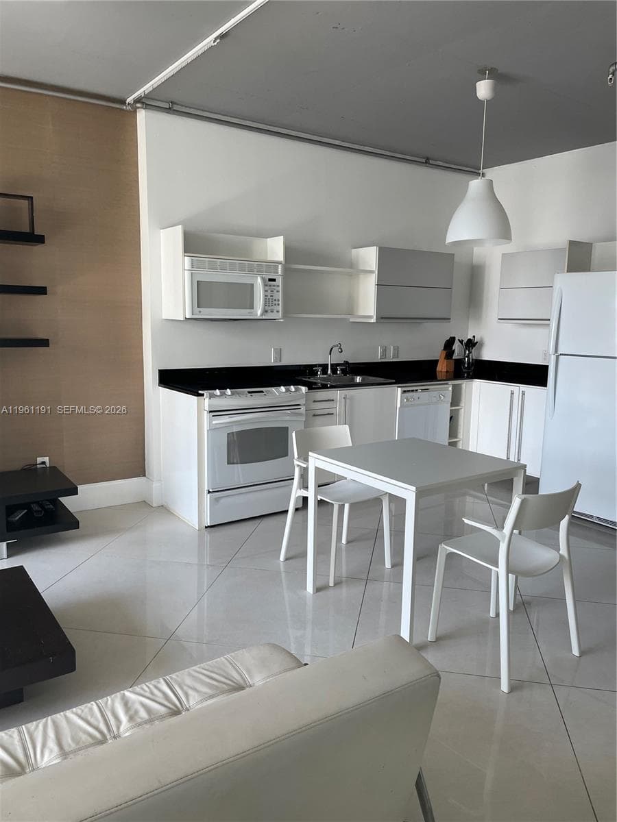 NEO VERTIKA CONDO · #1021 in Miami - Photo 5