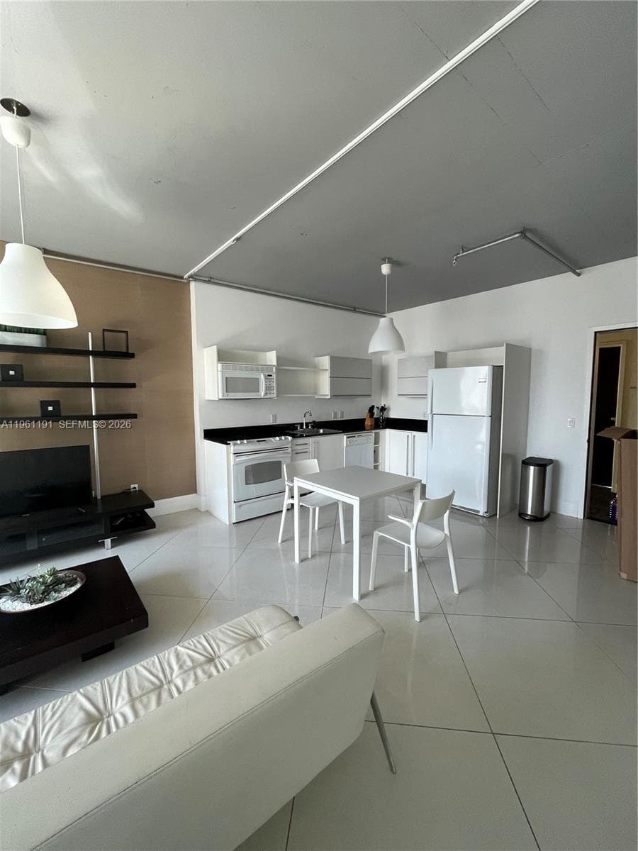 NEO VERTIKA CONDO · #1021 in Miami - Photo 14