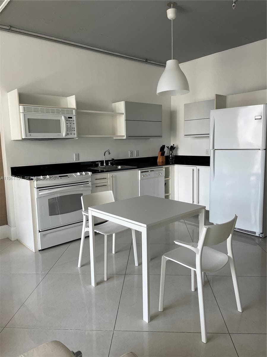 NEO VERTIKA CONDO · #1021 in Miami - Photo 4