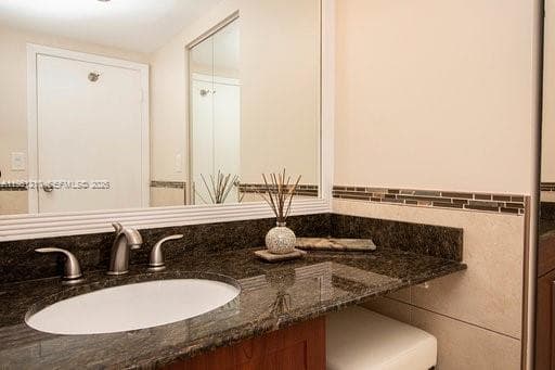 OLYMPUS CONDO · #622 in Hallandale Beach - Photo 24