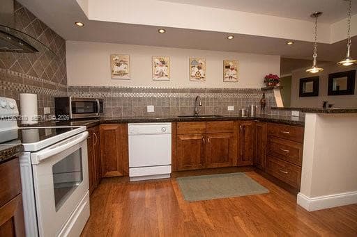 OLYMPUS CONDO · #622 in Hallandale Beach - Photo 11