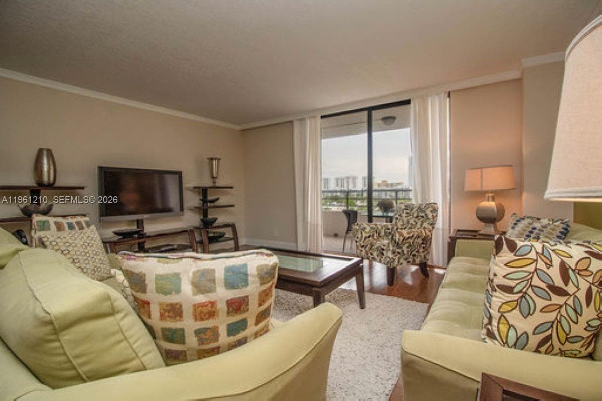 OLYMPUS CONDO · #622 in Hallandale Beach - Photo 4