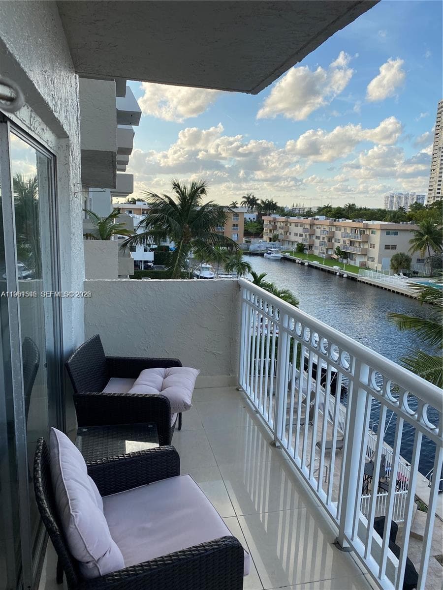 BAYVIEW POINT SOUTH CONDO · #407 in North Miami Beach - Photo 2