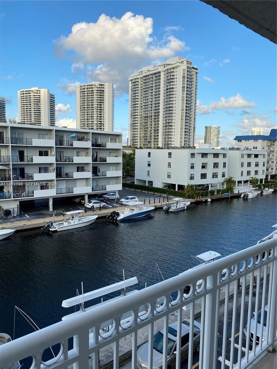 BAYVIEW POINT SOUTH CONDO · #407 in North Miami Beach - Photo 3