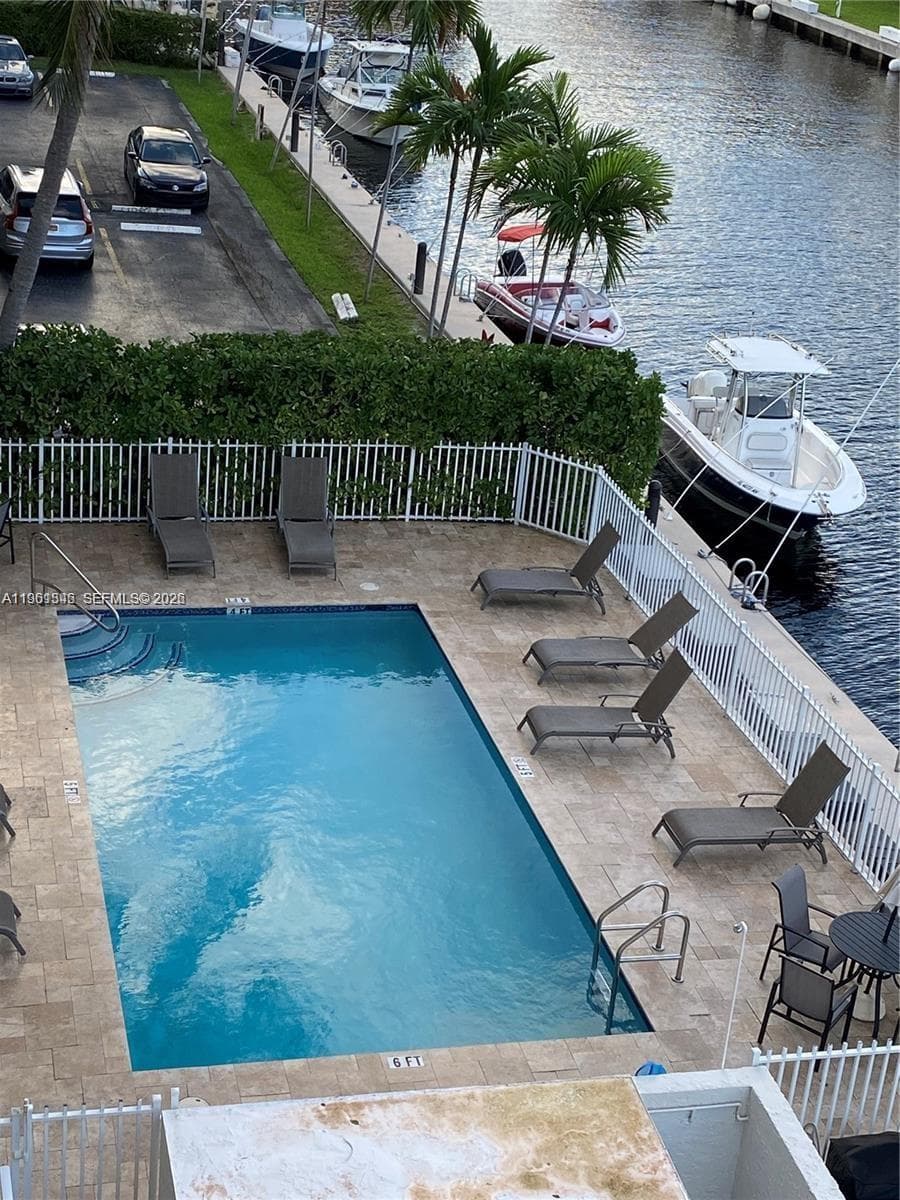 BAYVIEW POINT SOUTH CONDO · #407 in North Miami Beach - Photo 4