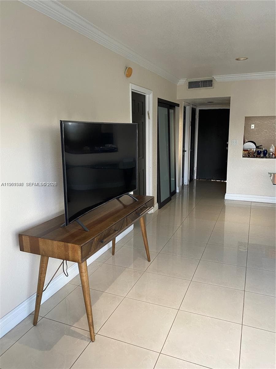 BAYVIEW POINT SOUTH CONDO · #407 in North Miami Beach - Photo 8