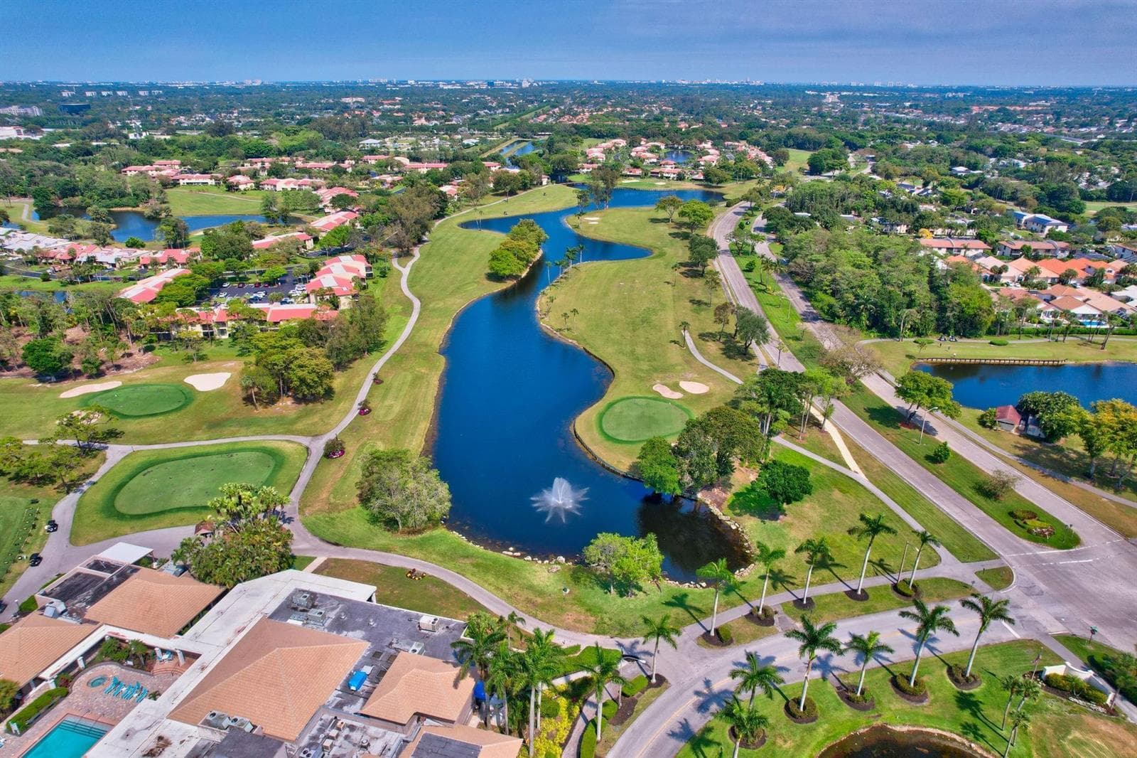 BOCA LAGO C.C. AMENITIES