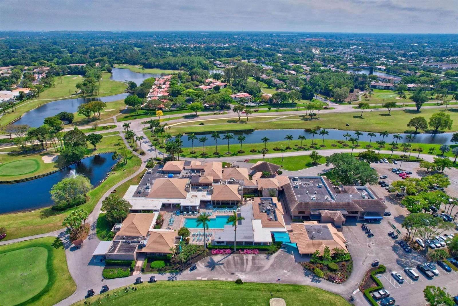 BOCA LAGO C.C. AMENITIES