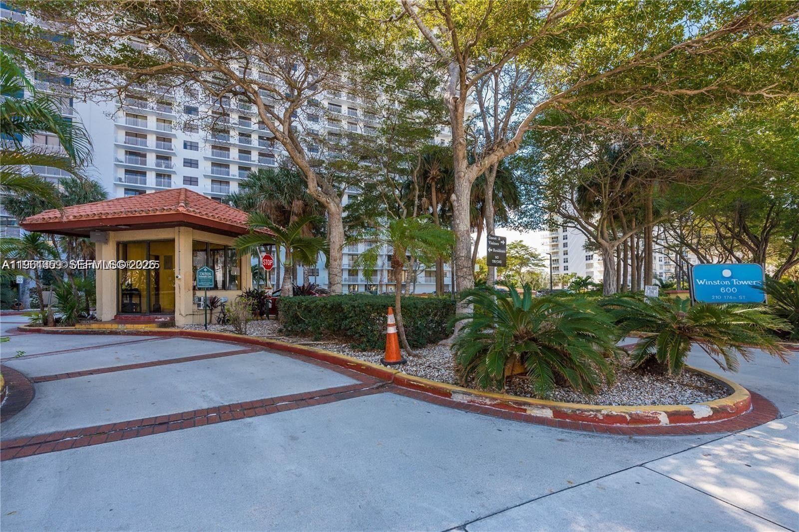 WINSTON TOWERS 600 · #2202 in Sunny Isles Beach - Photo 9