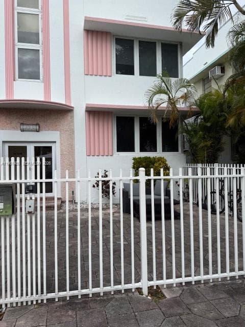 JEFFERSON PLACE CONDO · #11 in Miami Beach - Photo 14
