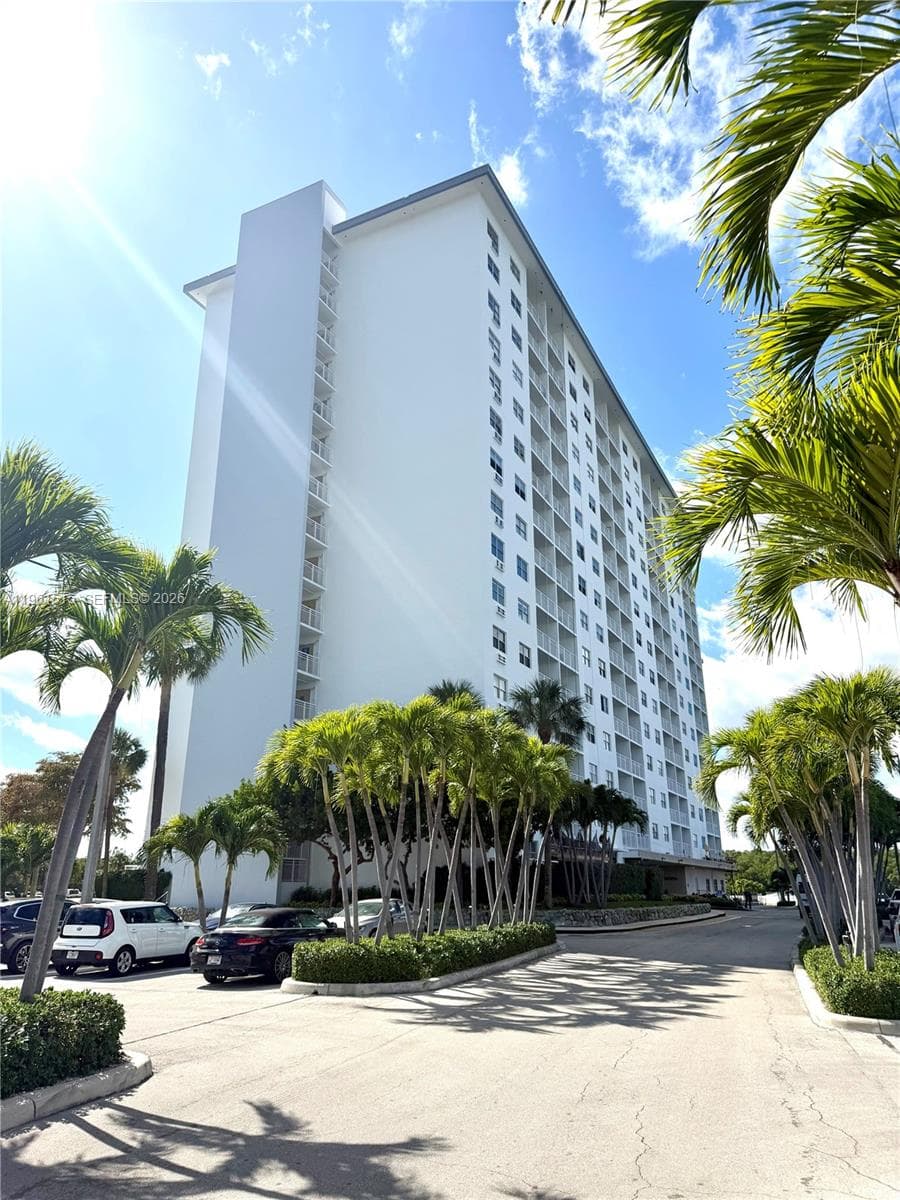 COASTAL TOWERS CONDO · #524 in Sunny Isles Beach - Photo 2