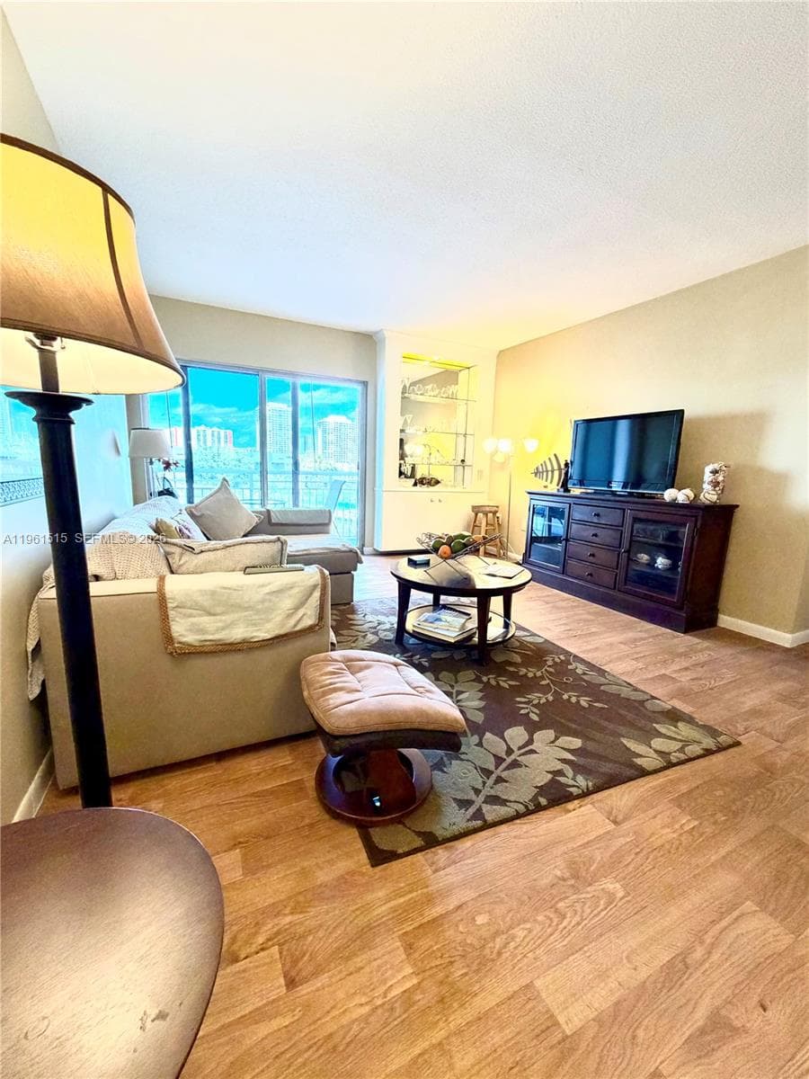 COASTAL TOWERS CONDO · #524 in Sunny Isles Beach - Photo 6