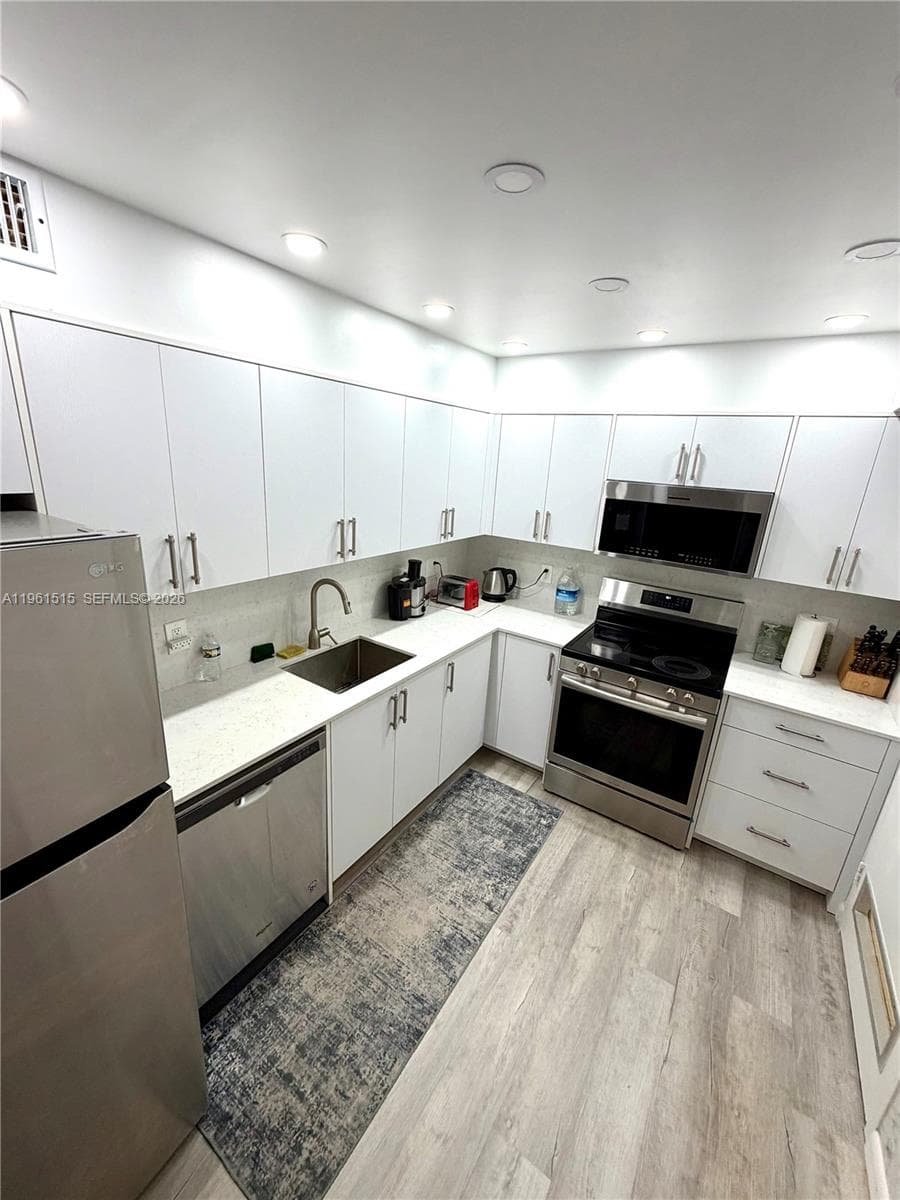 COASTAL TOWERS CONDO · #524 in Sunny Isles Beach - Photo 3