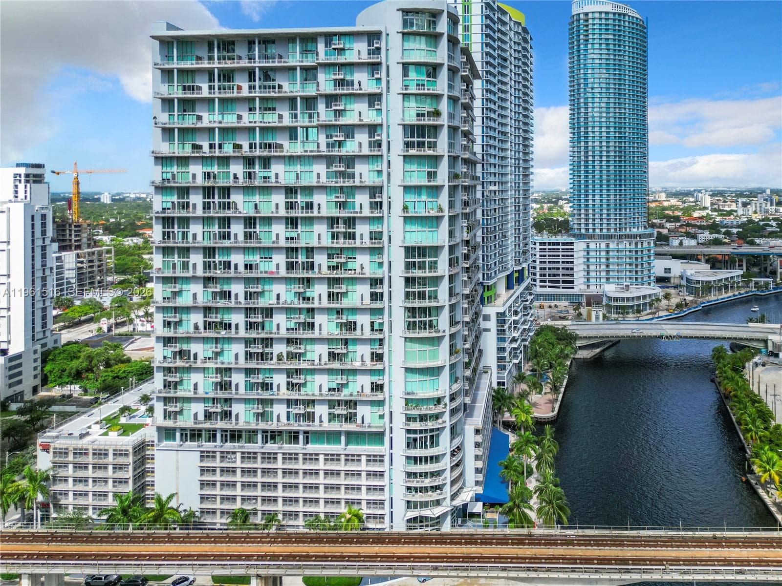 NEO VERTIKA CONDO · #1232 in Miami - Photo 2