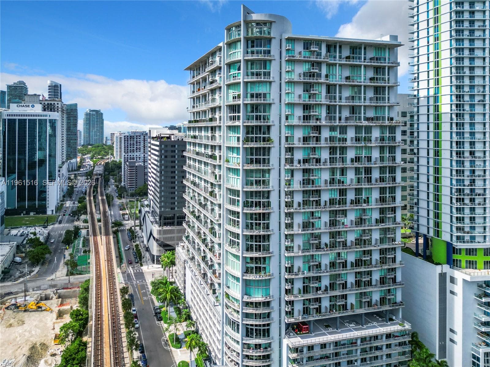 NEO VERTIKA CONDO · #1232 in Miami - Photo 3