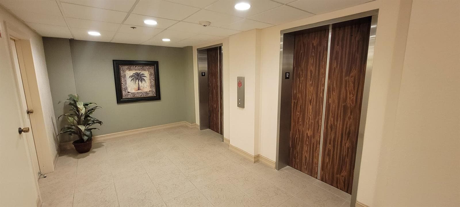 Elevator/Hallway