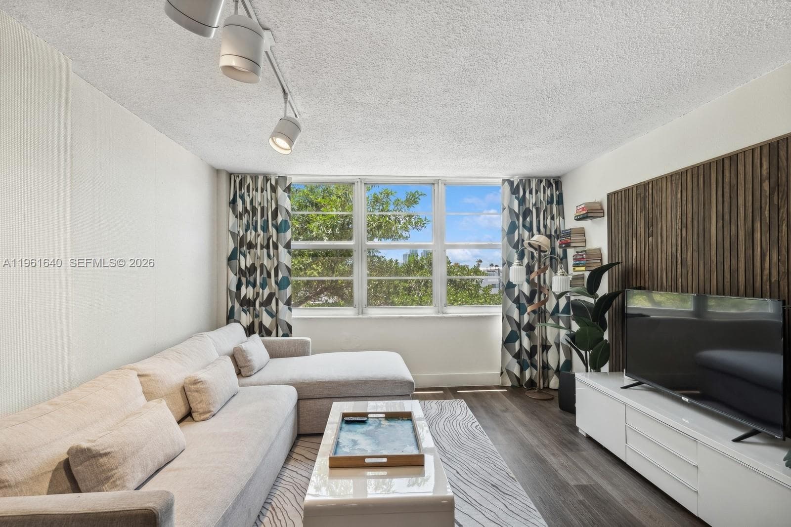 ADMIRAL TOWERS CONDO · #403 in Miami Beach - Photo 4