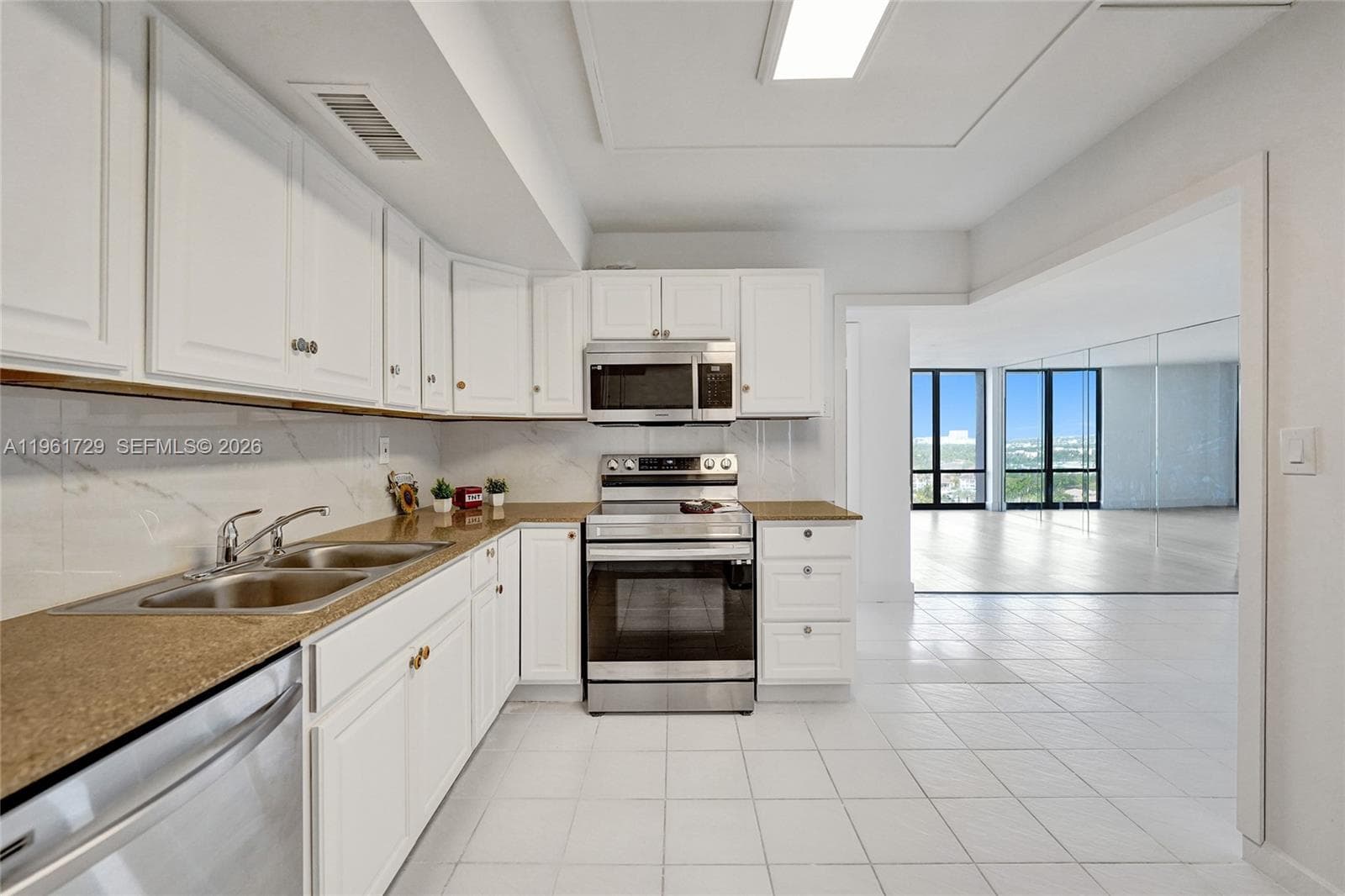 ALLINGTON TOWERS · #16B in Hollywood - Photo 13