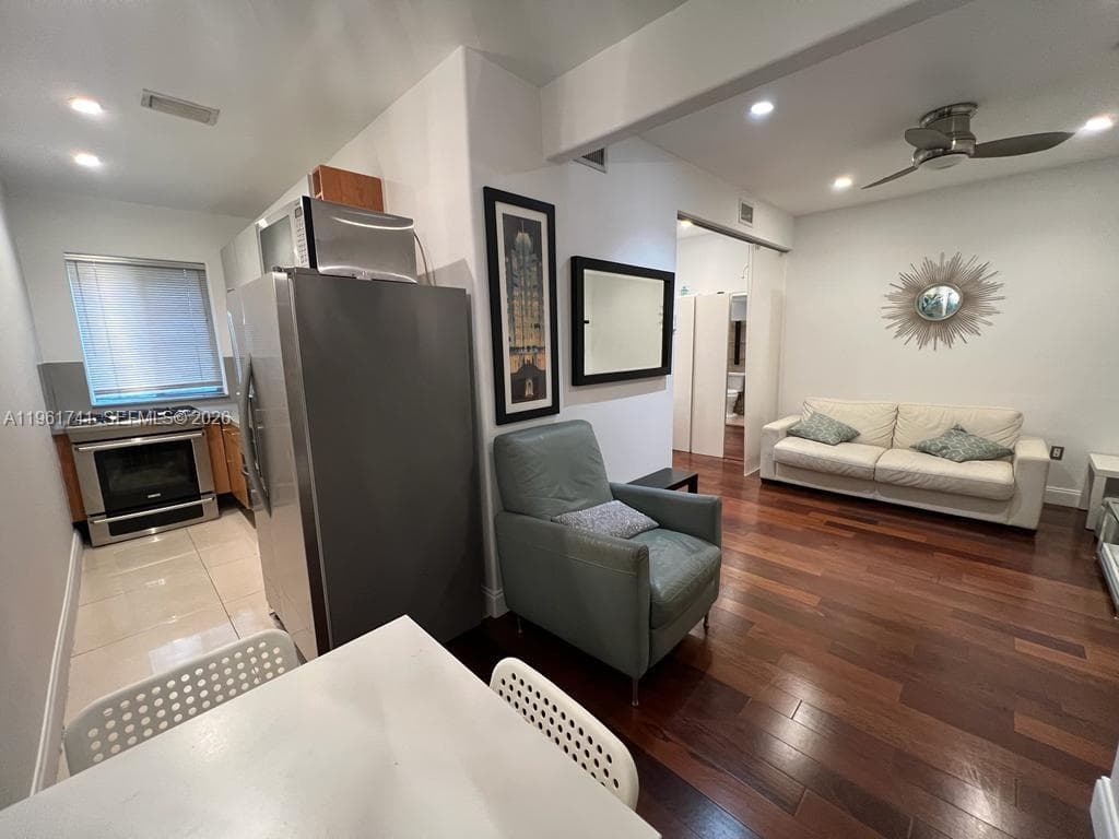 526 15th St · #4 in Miami Beach - Photo 5