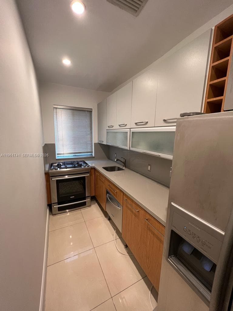 526 15th St · #4 in Miami Beach - Photo 11