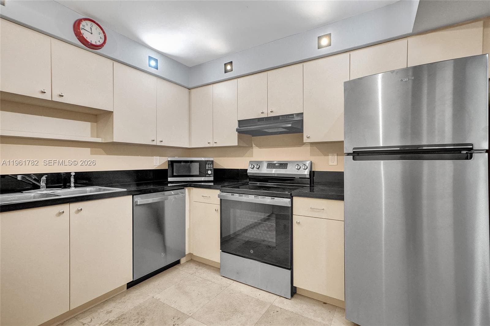 THE CLIPPER AT BISC COVE · #PH-208 in Aventura - Photo 14
