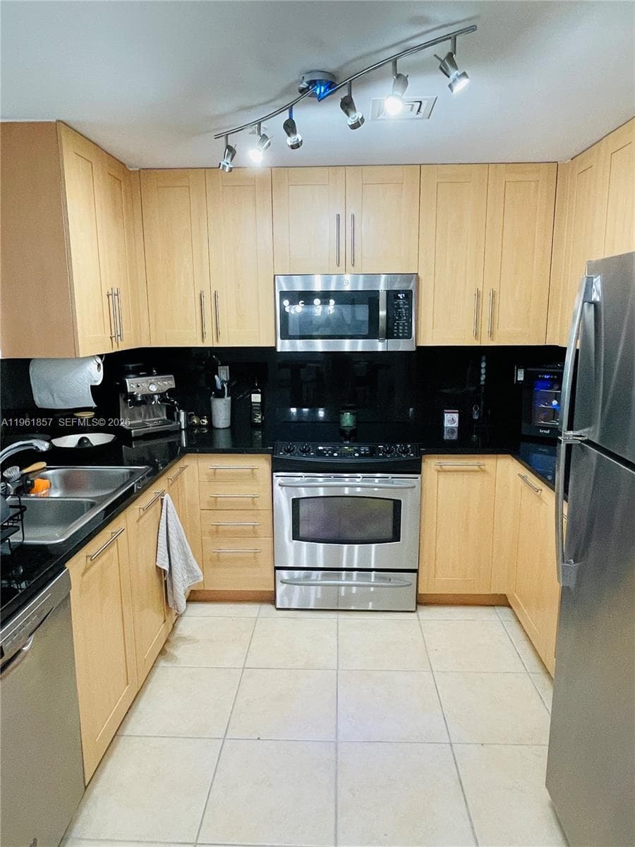 Nuriver Landing · #1113 in Fort Lauderdale - Photo 11