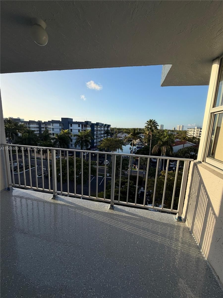 REEF NORTH CONDO · #6H in North Miami Beach - Photo 9