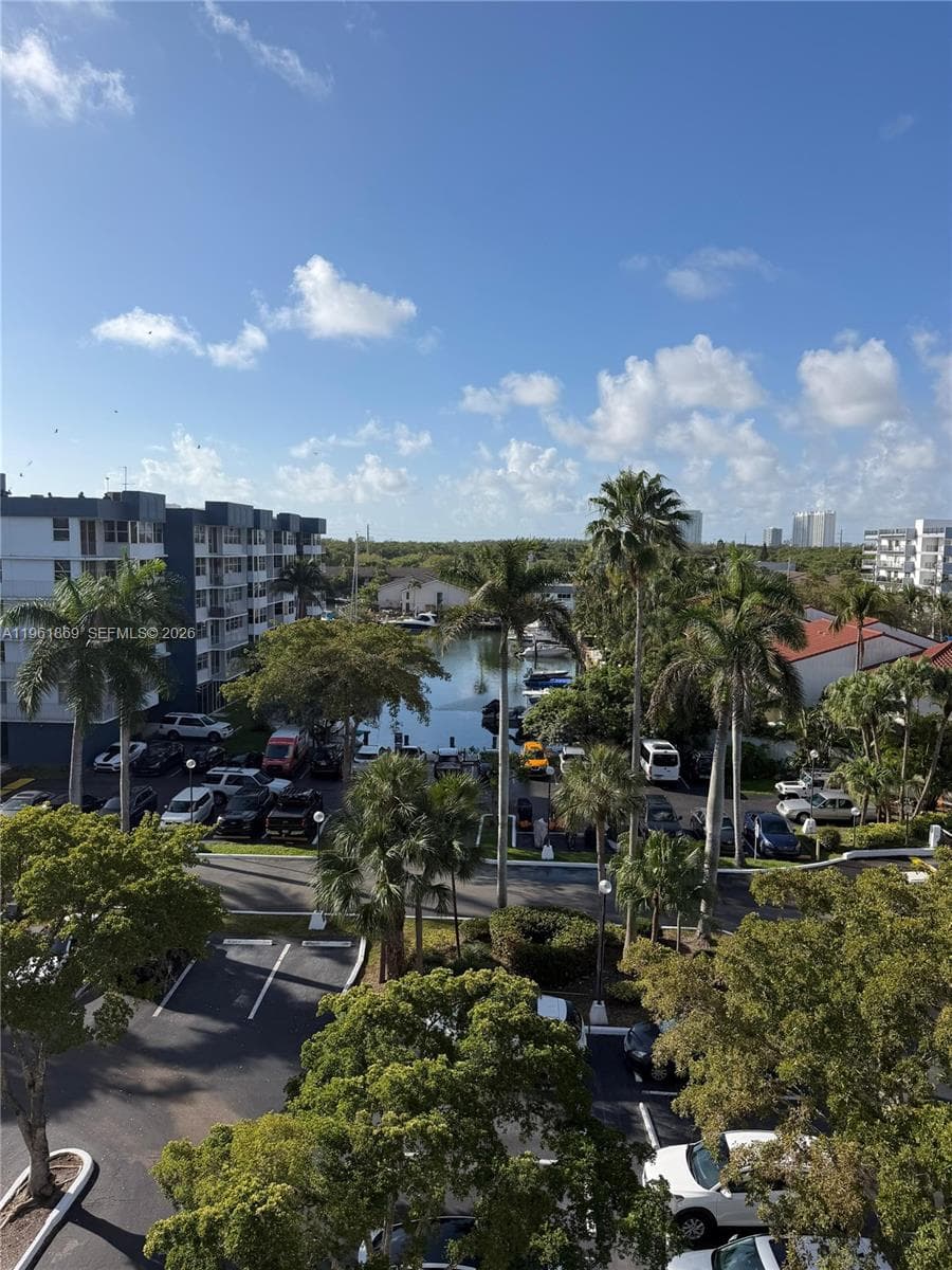 REEF NORTH CONDO · #6H in North Miami Beach - Photo 8