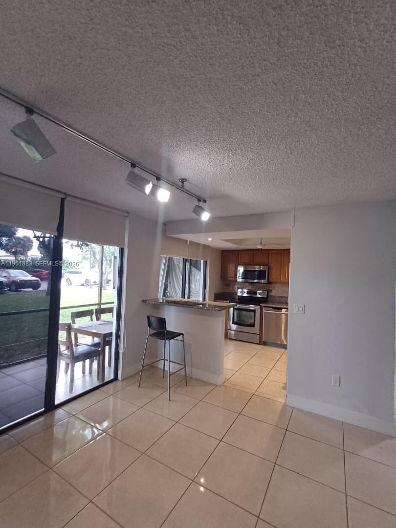 COCO WOOD CONDO · #119 in Miami - Photo 7