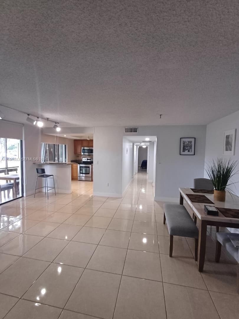 COCO WOOD CONDO · #119 in Miami - Photo 4