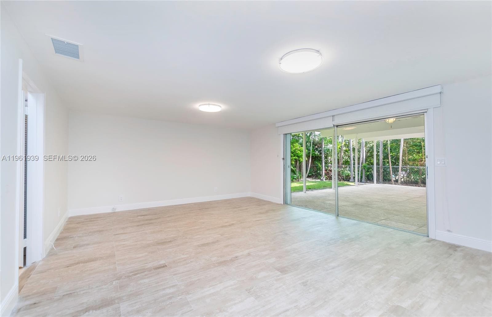 310 Harbor Ct photo 13