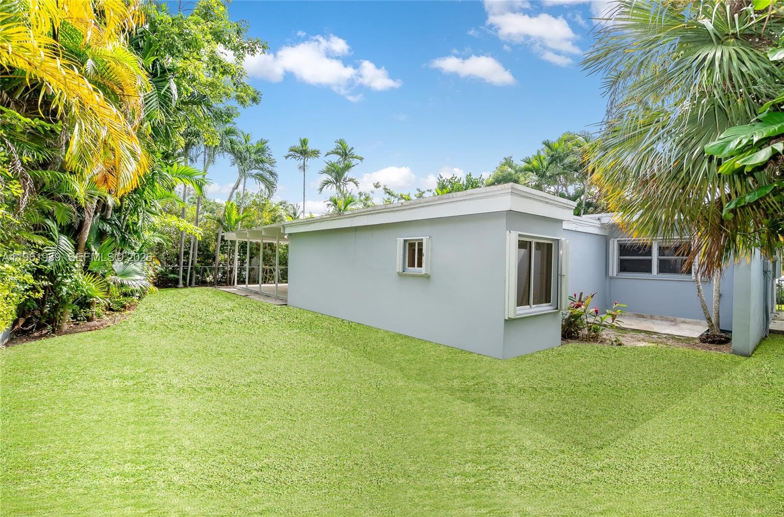 310 Harbor Ct photo 12