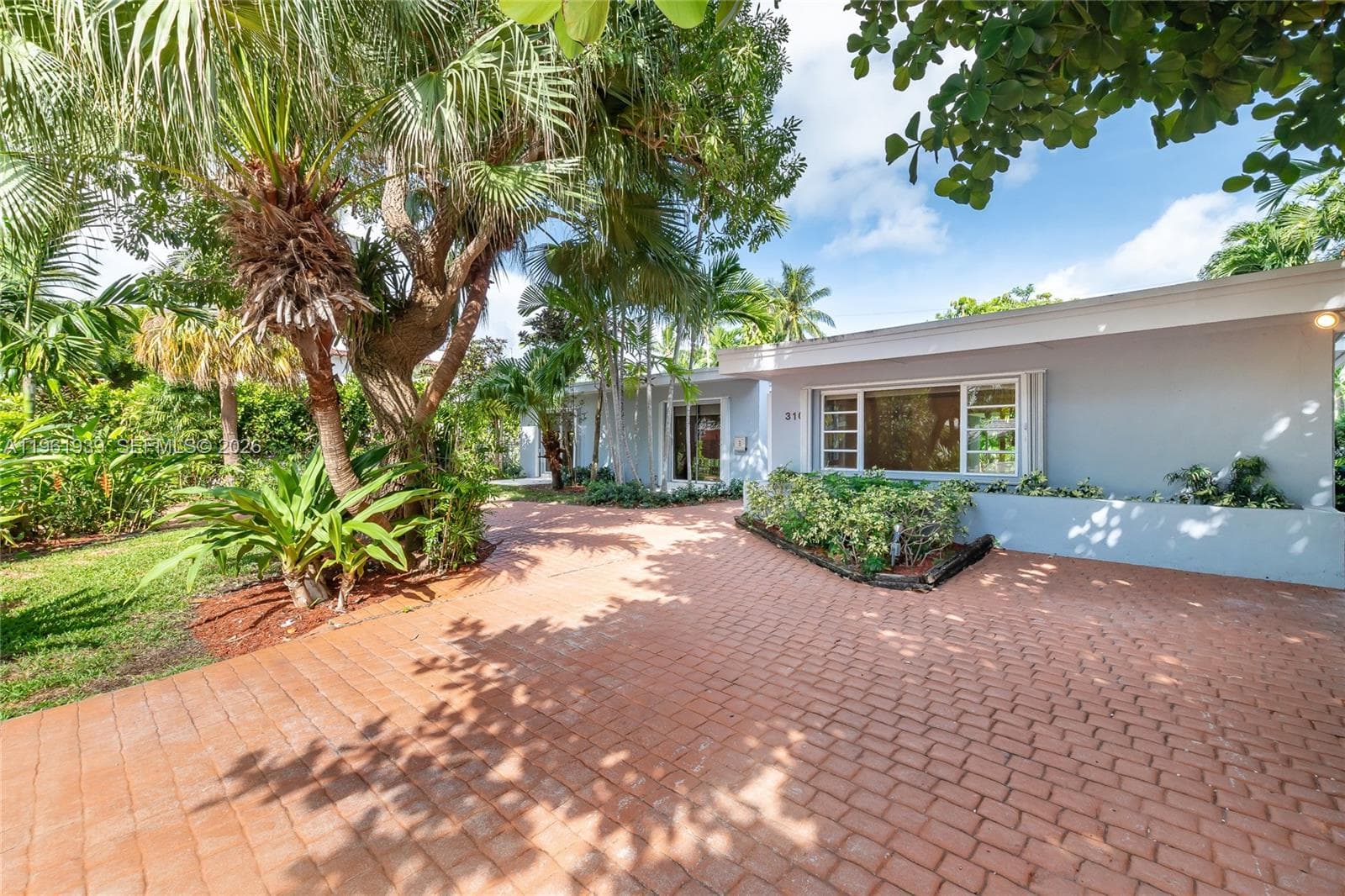 310 Harbor Ct photo 22
