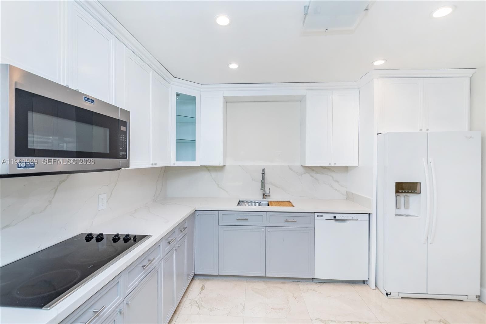 310 Harbor Ct photo 7