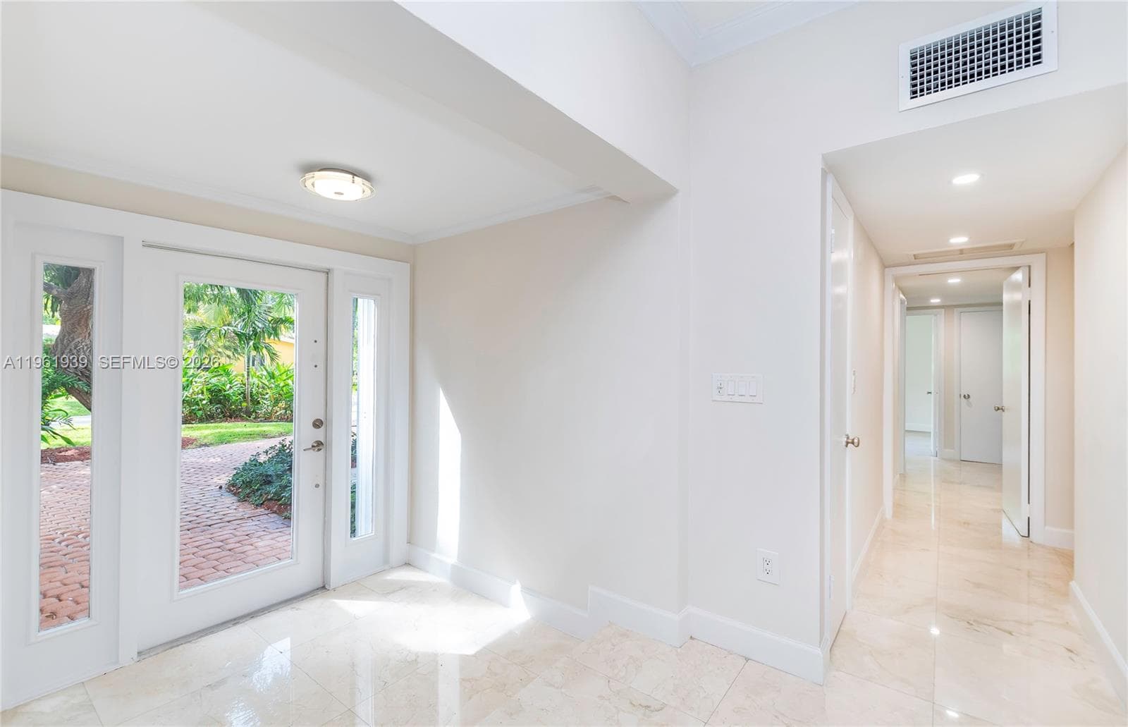 310 Harbor Ct photo 3